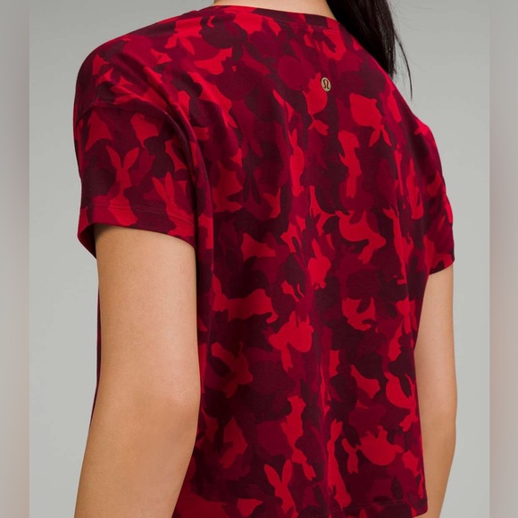 Lululemon New Year Cates Crop T-shirt Year of Rabbit Size 6 $68 - Picture 2 of 5